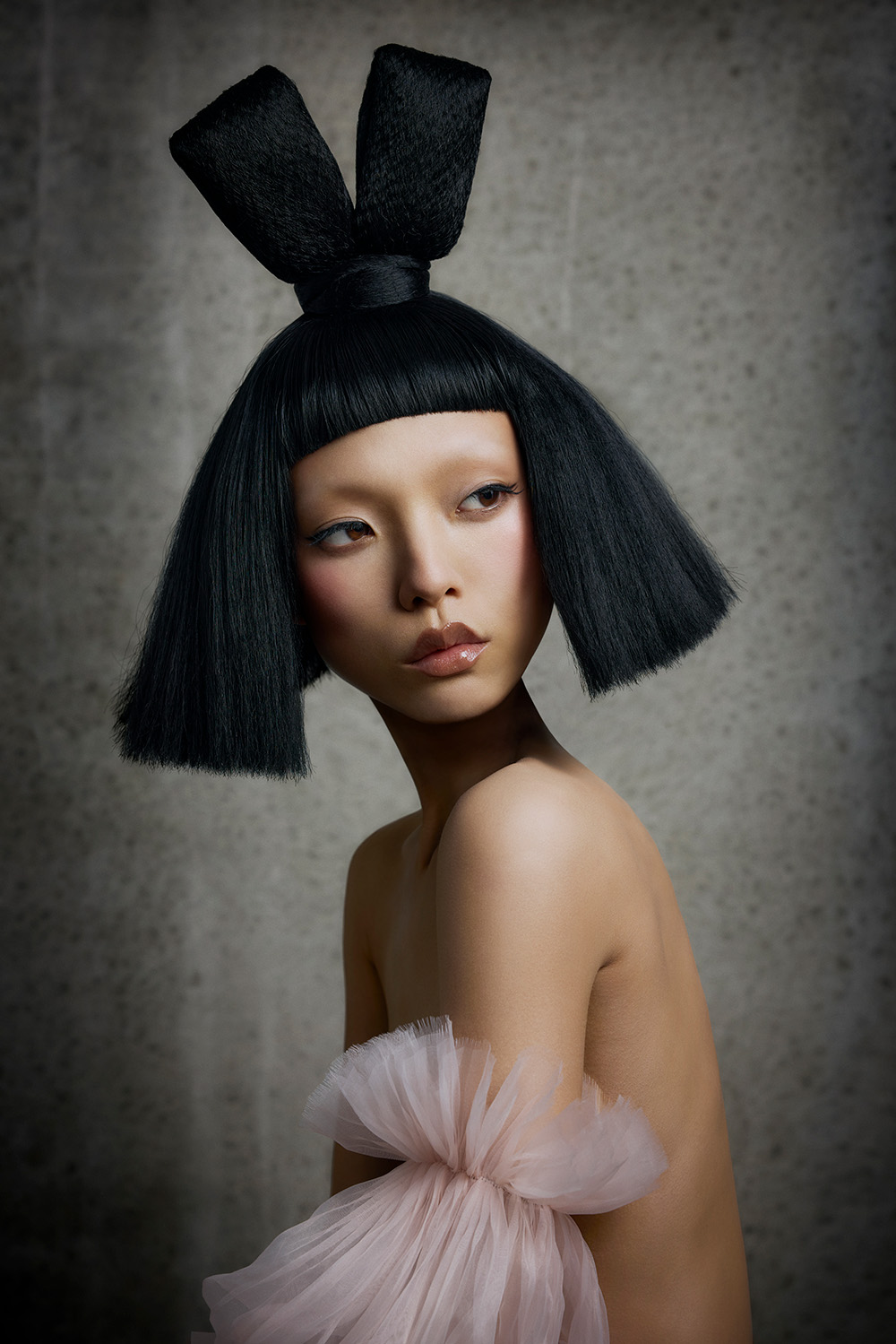 Black Bob with Bow Detail - Danny Pato - Birds Collection